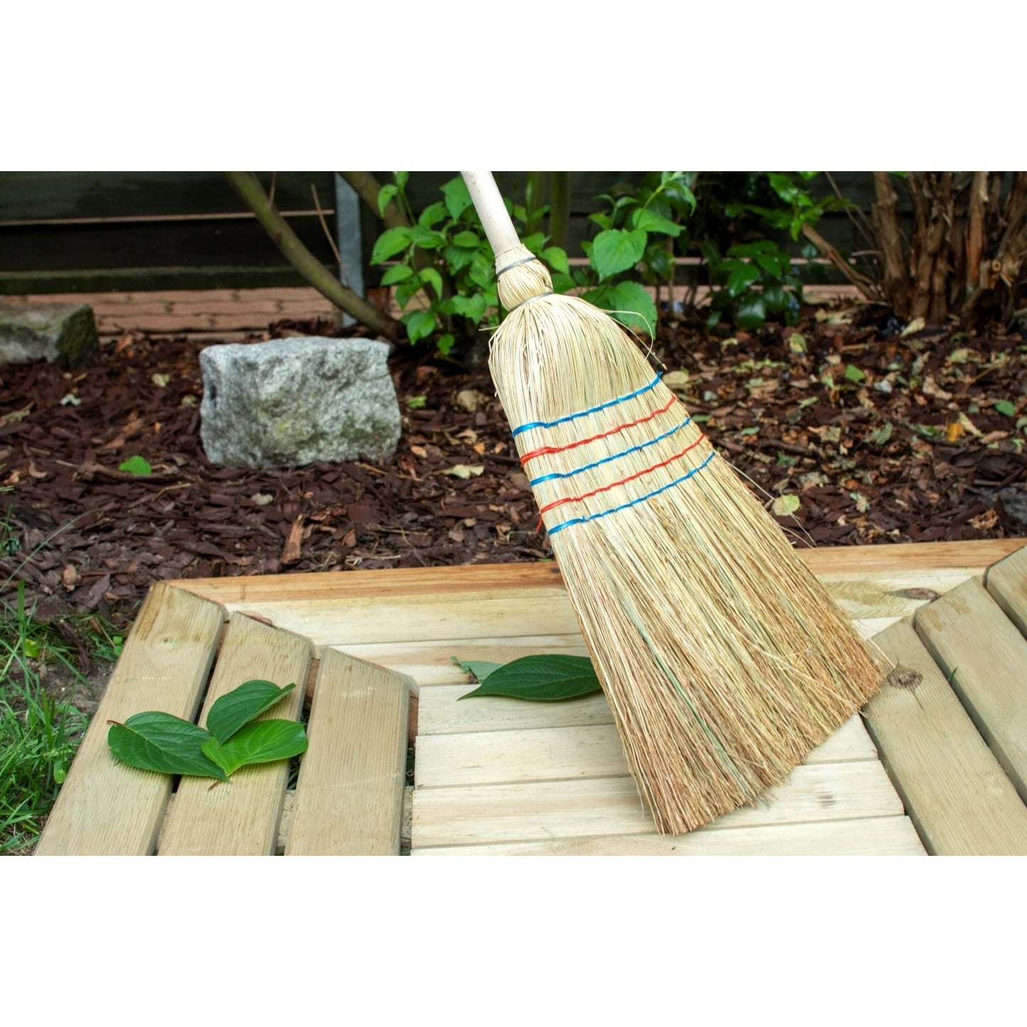 Traditional Wooden Straw Corn Broom 150 cm / 59 in Natural Garden Yard Stable Sweeping American Style Brush