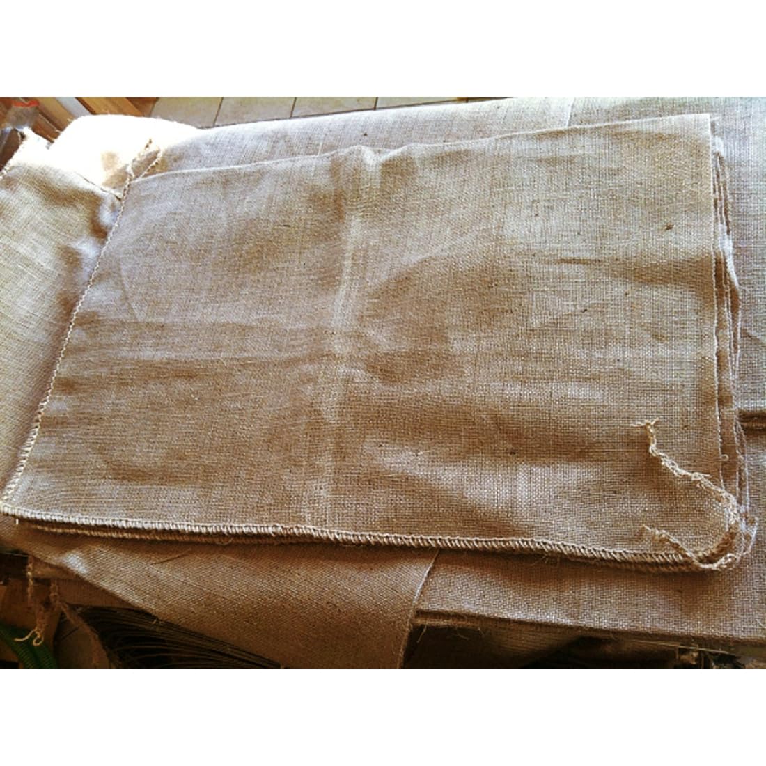 2 x Natural Hessian Jute Sacks, X Large Hessian Storage Bags, 50 x 80 cm / 25 Kg, Biodegradable, Breathable, Strong, Tearproof