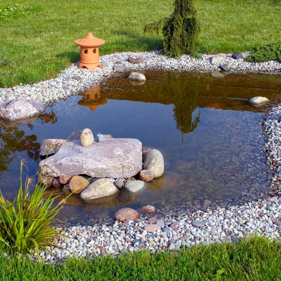 Pond Liner - 3 x 3 m / 9.5 x 9.5 ft - Perfect for Garden Ponds, Water Features, Koi & Fish Pools, Wildlife - UV and Tear Resistant