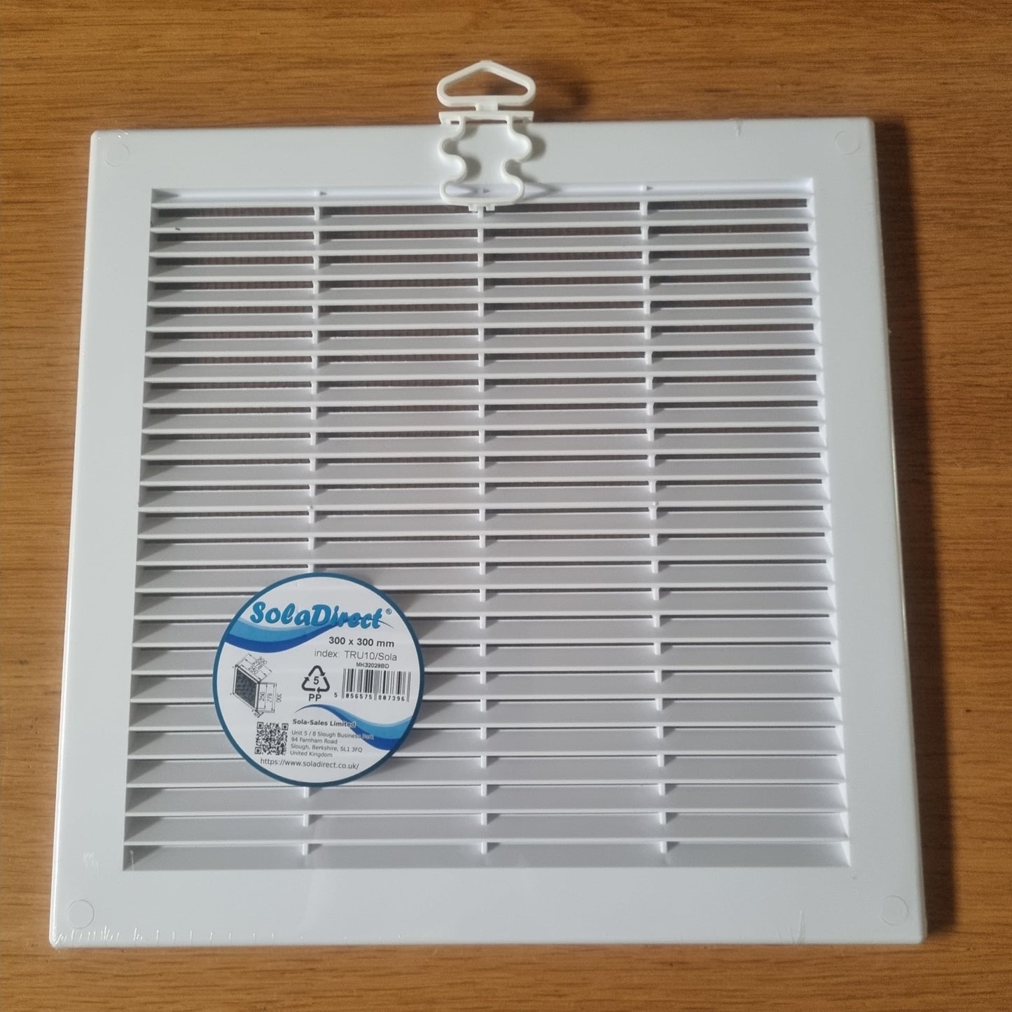 White Louvred Wall Vent Grille with Flyscreen and Screw Covers, 300 x 300 mm, Air Ventilation Duct Cover with Flat Back