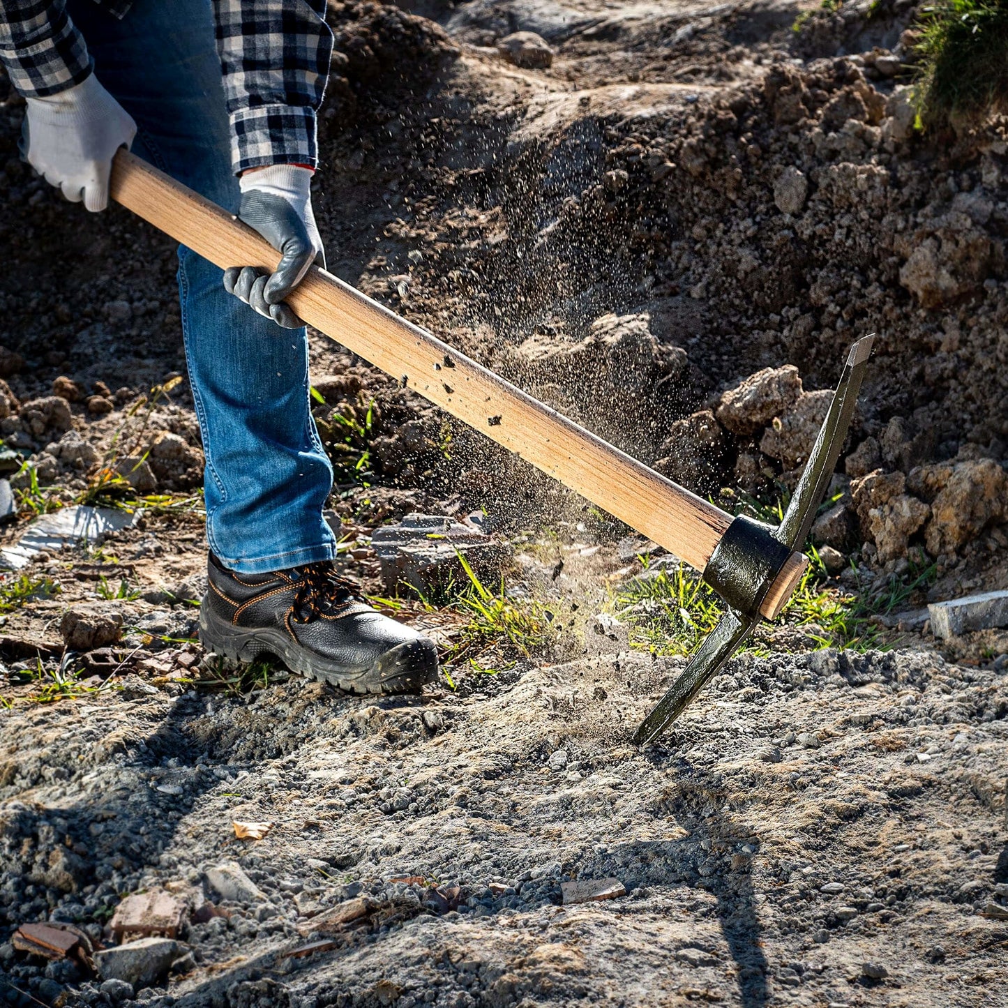 Hardwood Pickaxe Handle 90 cm / 36" - Strong Wooden Shaft for Mattock, Grubbing or Pick Axe Head - Smooth Ergonomic Grip Handle