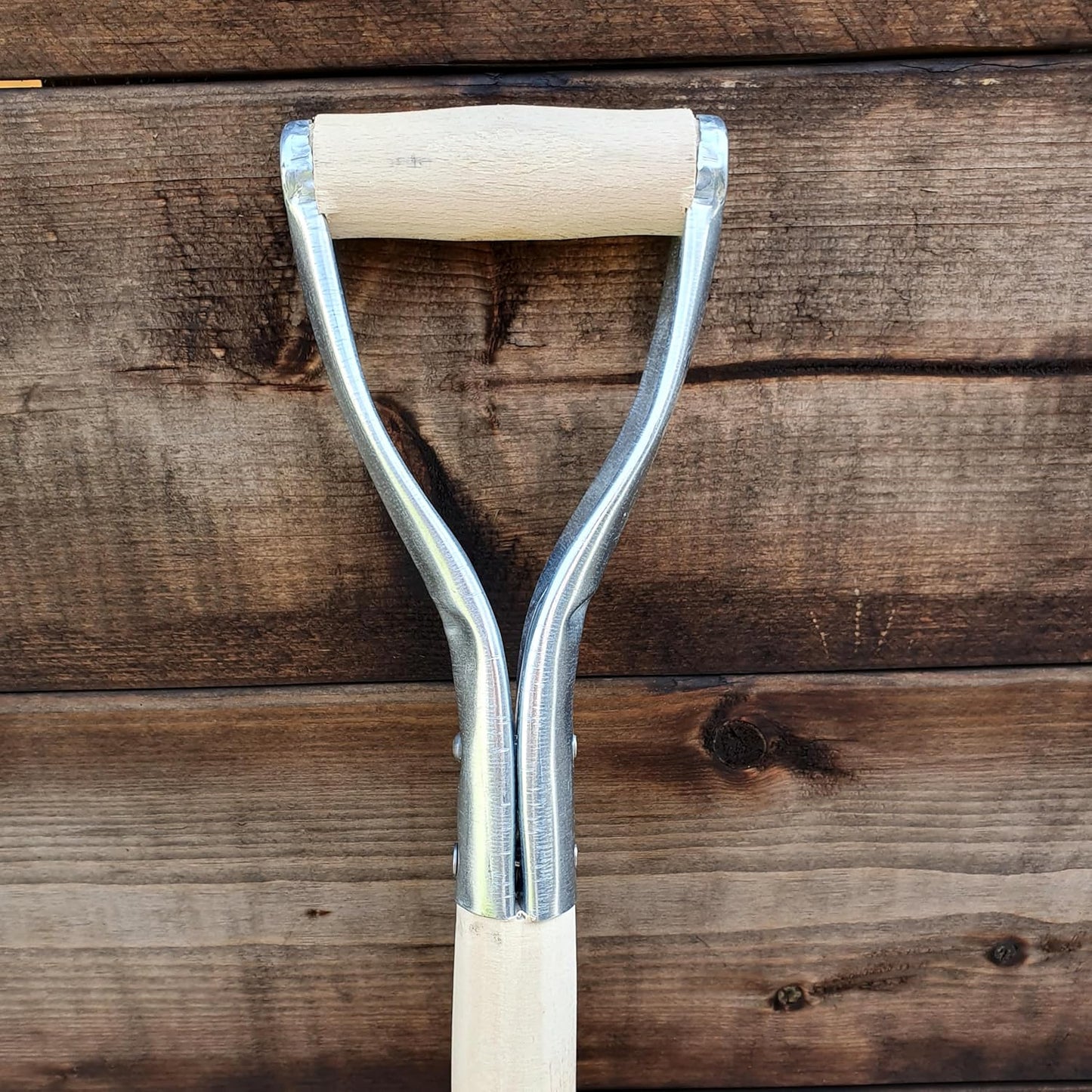 D Type Shaft Handle to suit Shovel, Spade or Fork (100 cm / 39 in Long) Metal Replacement Spare Part