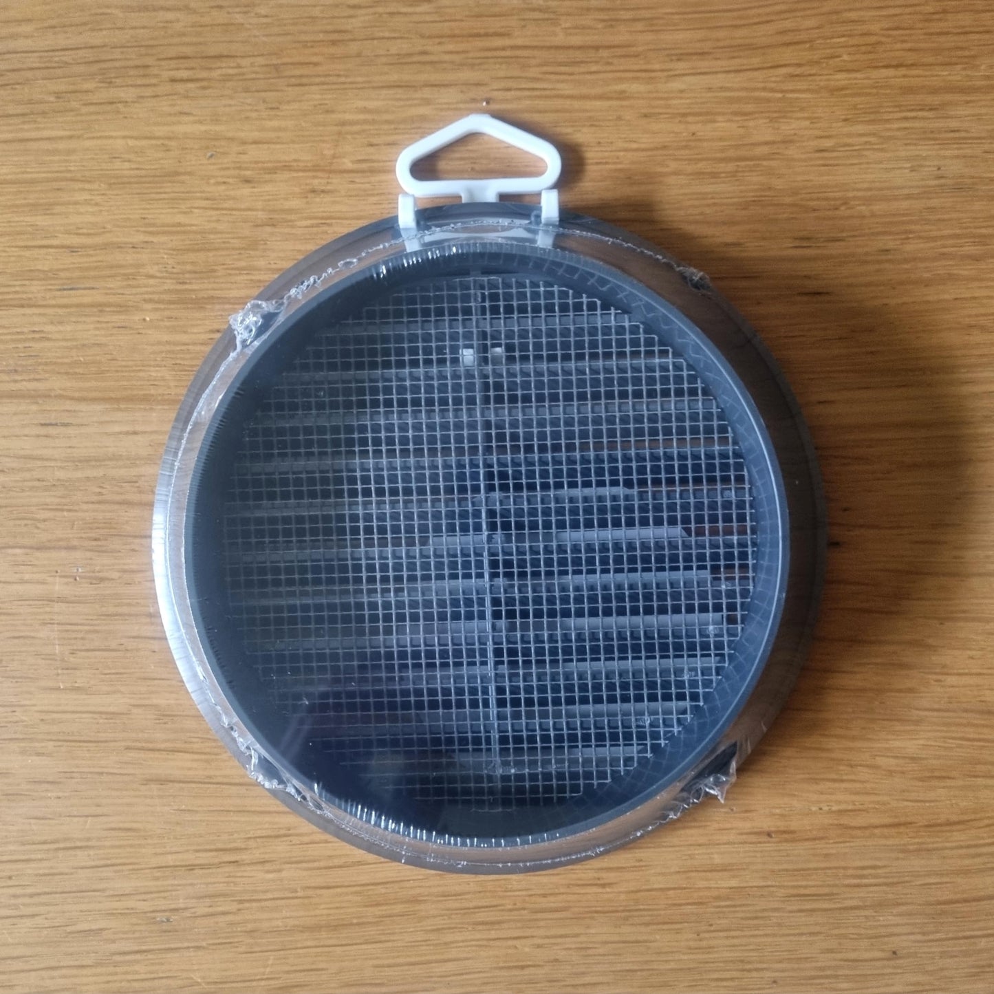 Brown Louvred Wall Vent Grille with Flyscreen for 125 mm / 5" Round Wall Outlet - Air Ventilation Duct Cover with Flange