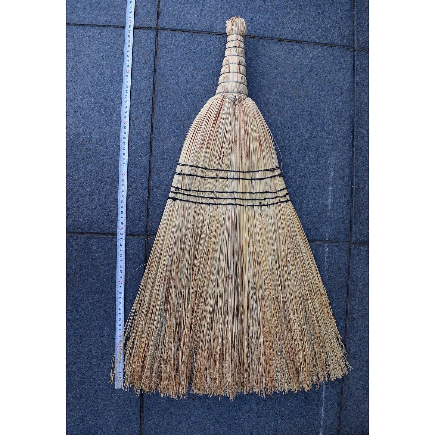 Traditional Rice Straw Broom 70 cm / 27.5" Hand Brush Natural Garden Yard Stable Sweeping American Style Brush