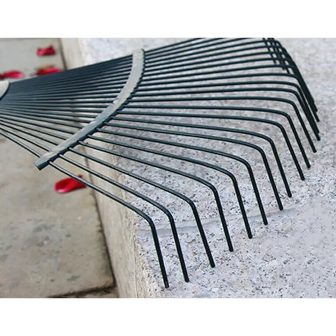 Garden Rake - 42 cm / 18 Tine Wide Rake with 120cm Long Handle - Lightweight & Durable - Leaf & Grass Rake for Quick Lawn Cleaning