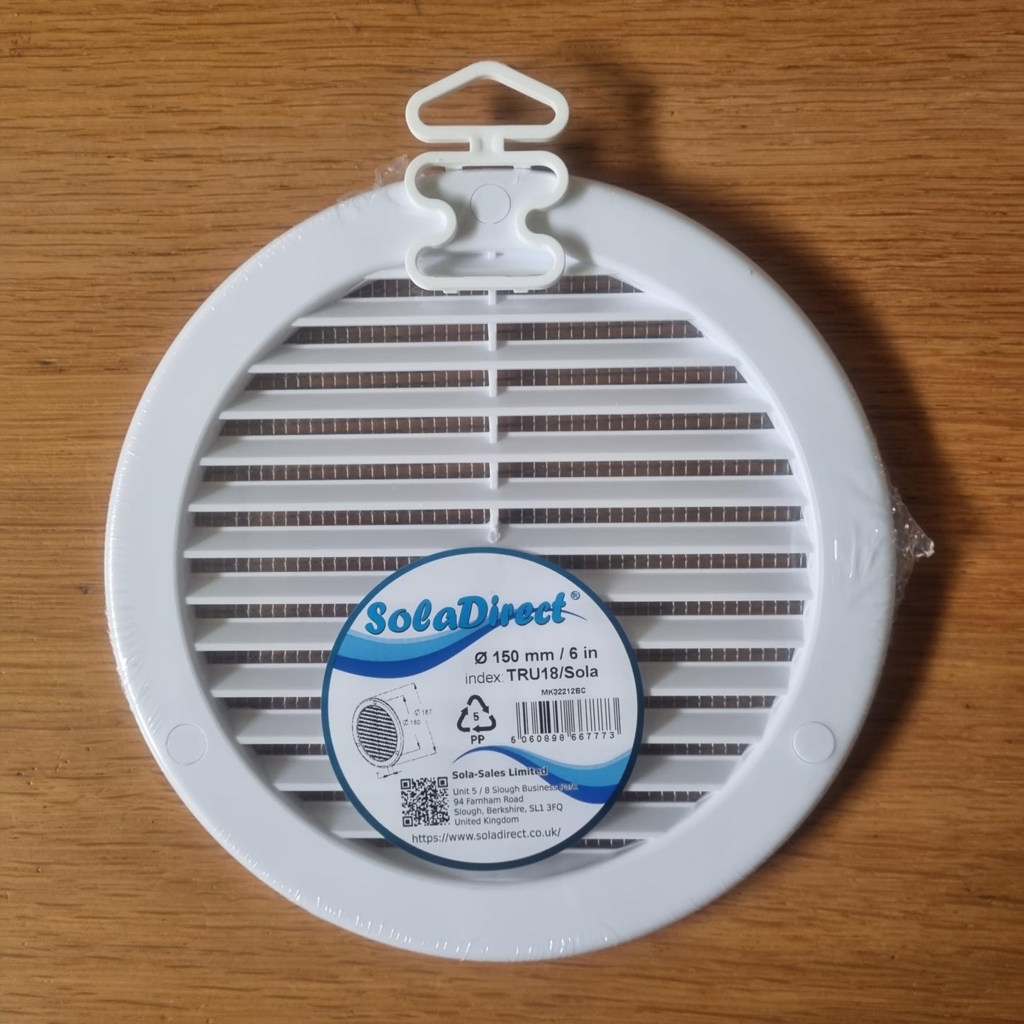 White Louvred Wall Vent Grille with Flyscreen and Screw Covers, 150 mm / 6 in, Air Ventilation Duct Cover with Flat Back