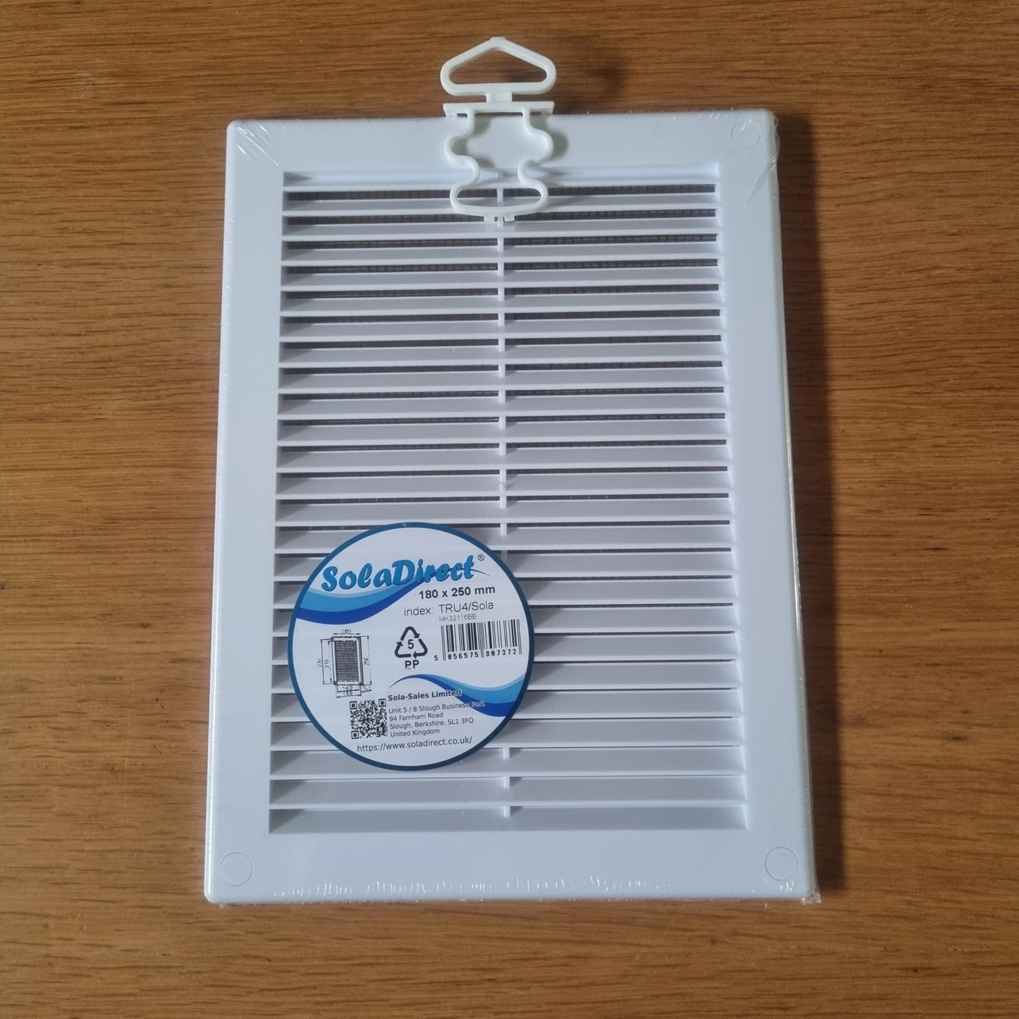 White Louvred Wall Vent Grille with Flyscreen and Screw Covers, 180 x 250 mm, Air Ventilation Duct Cover with Flat Back