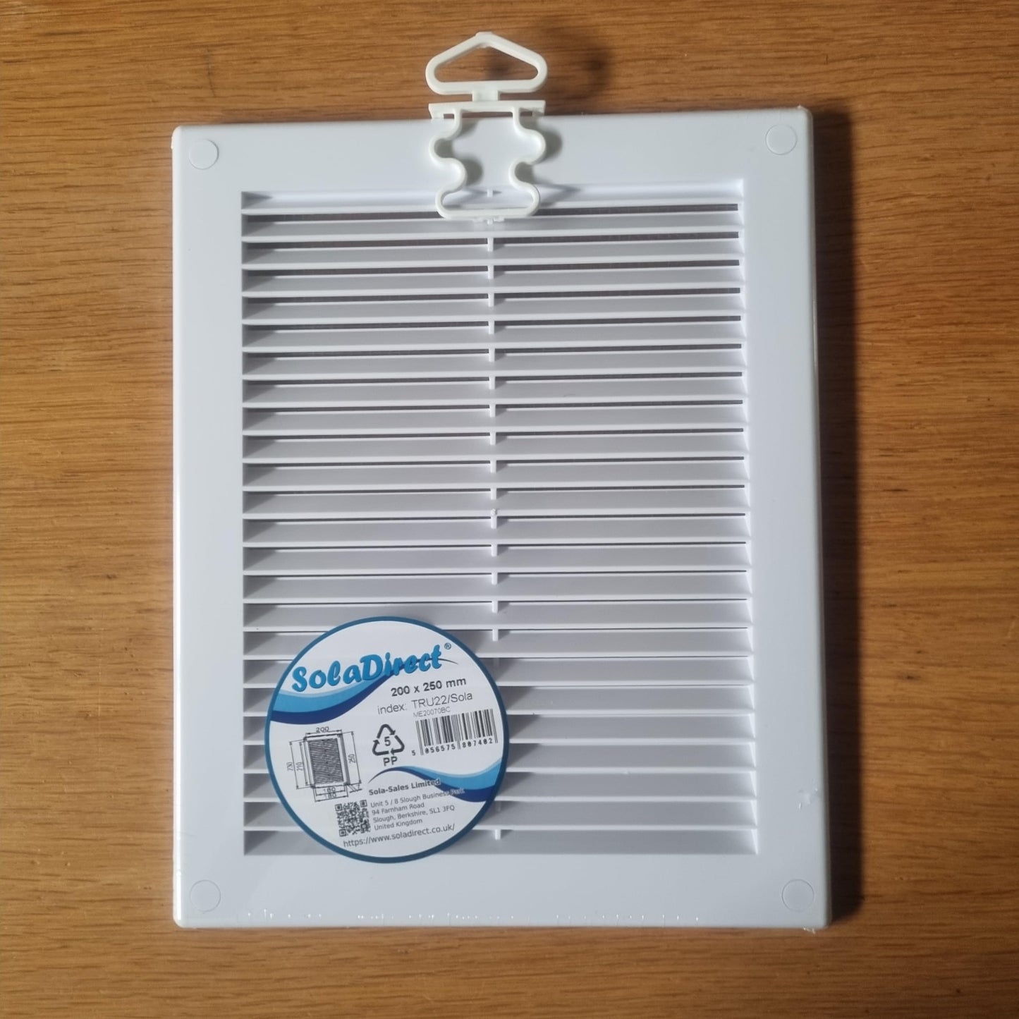 White Louvred Wall Vent Grille with Flyscreen and Screw Covers, 200 x 250 mm, Air Ventilation Duct Cover with Flat Back