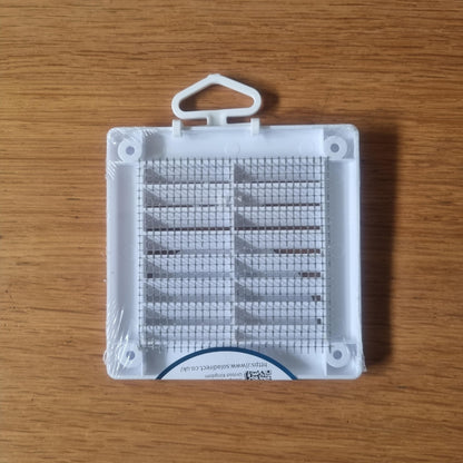 White Louvred Wall Vent Grille with Flyscreen and Screw Covers, 100 x 100 mm, Air Ventilation Duct Cover with Flat Back