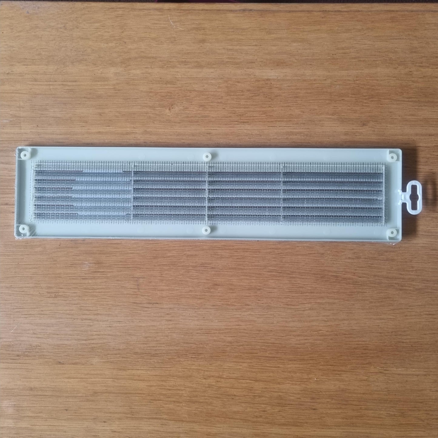 Silver Louvred Wall Vent Grille with Flyscreen and Screw Covers, 460 x 110 mm, Air Ventilation Duct Cover with Flat Back