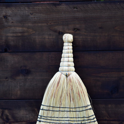 Traditional Rice Straw Broom 70 cm / 27.5" Hand Brush Natural Garden Yard Stable Sweeping American Style Brush